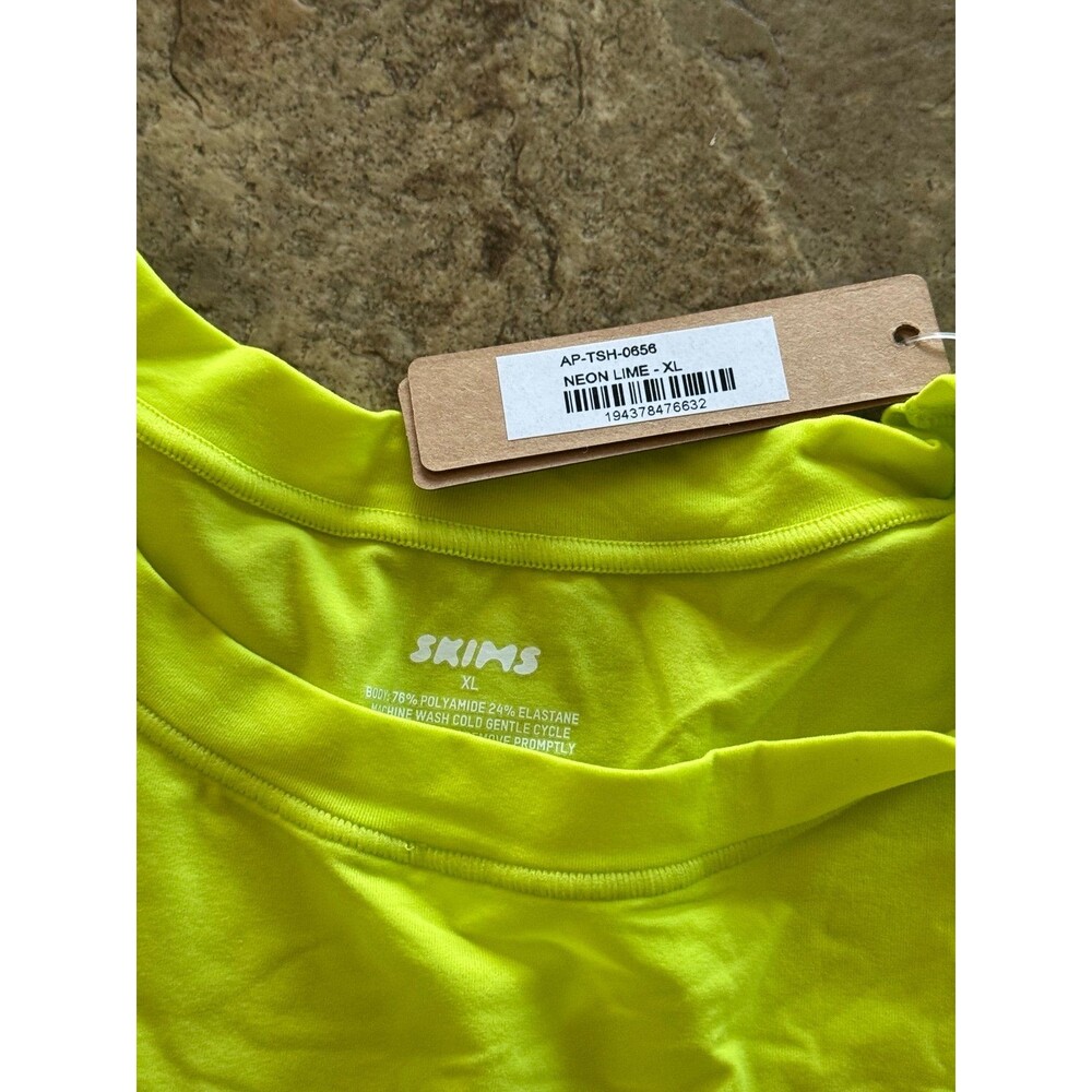 Skims Fits Everybody Super Cropped T-Shirt Neon Lime Size XL - Picture 11 of 11